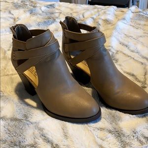 Adorable booties in size 8 by Ball Band since 1898